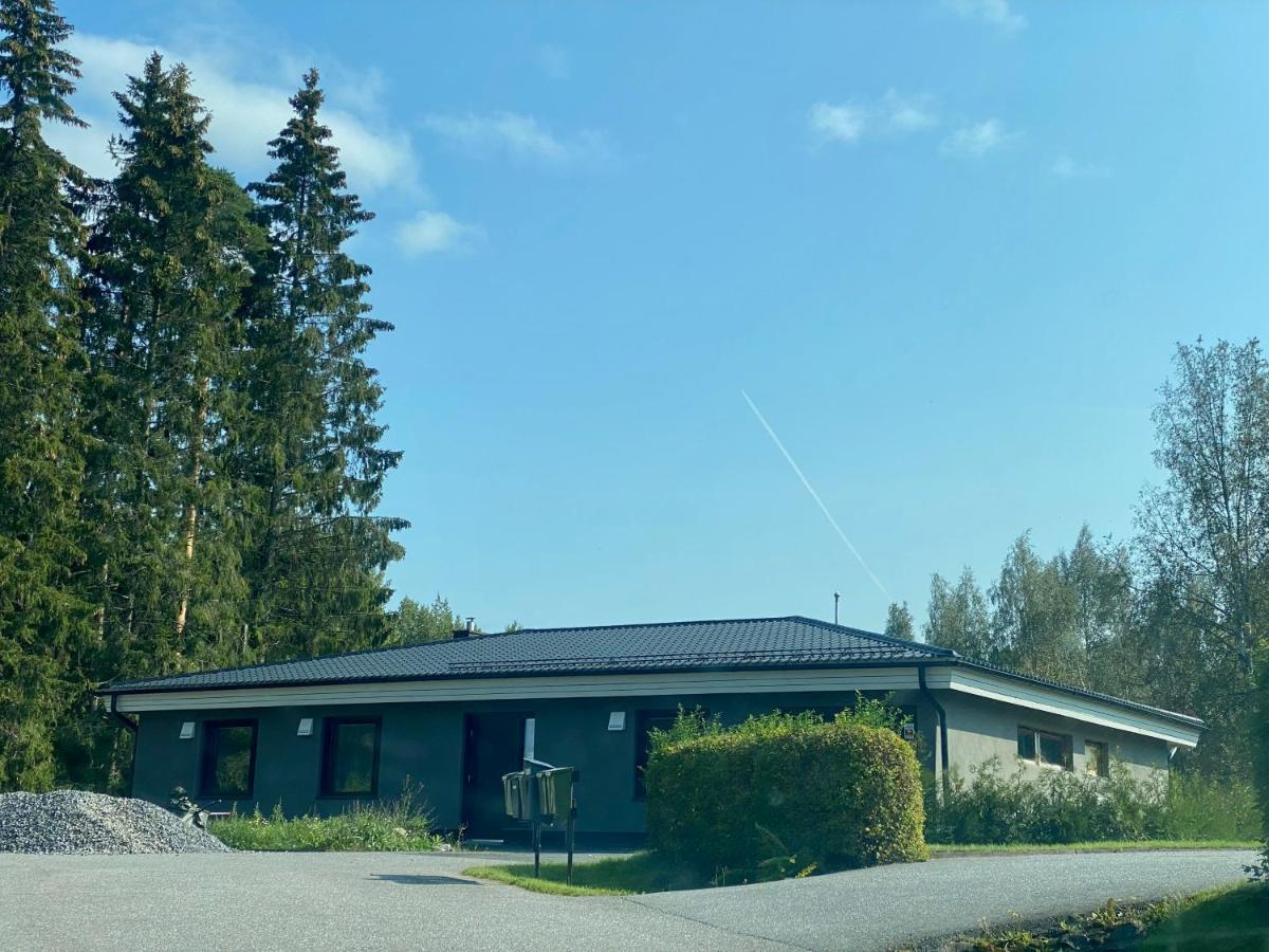 Idyllic Villa Unikko With Jacuzzi And Sauna Björneborg Exteriör bild