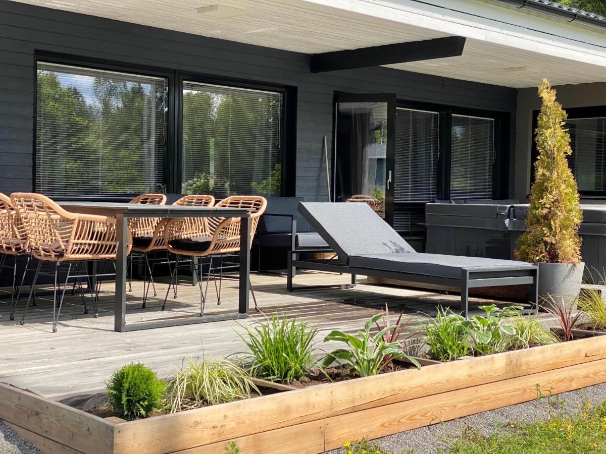 Idyllic Villa Unikko With Jacuzzi And Sauna Björneborg Exteriör bild